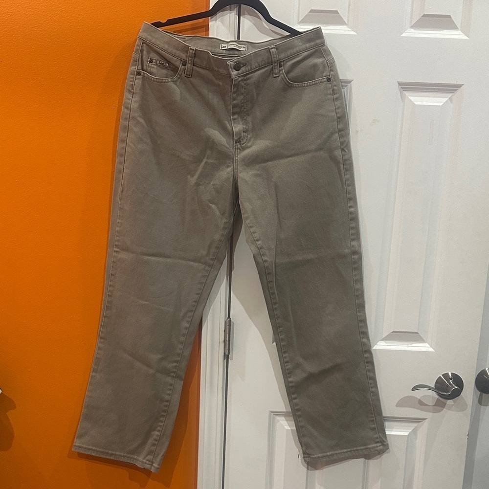 NWOT Classic Tan Women's Jeans 12